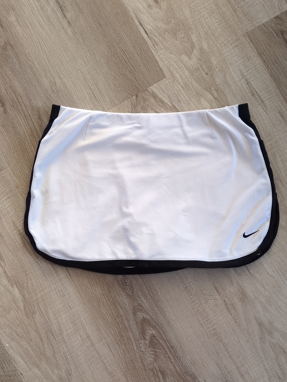 Nike White and Black Tennis Skort